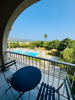 Saint-Florent studio vue piscine - 0