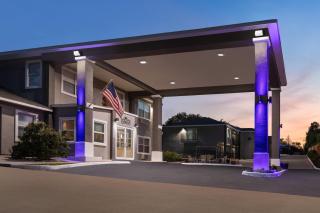 Days Inn by Wyndham Suites Fredericksburg - Fredericksburg - 9