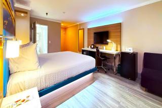 Days Inn by Wyndham Los Angeles LAX/ Redondo&ManhattanBeach - 6