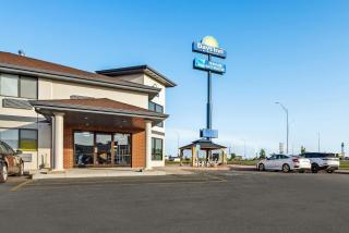 Days Inn by Wyndham Mitchell SD - Mitchell - 3