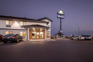 Days Inn by Wyndham Mitchell SD - Mitchell - 2