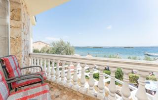 3 Bedroom Cozy Apartment In Ugrinic - Ugrinići - 0