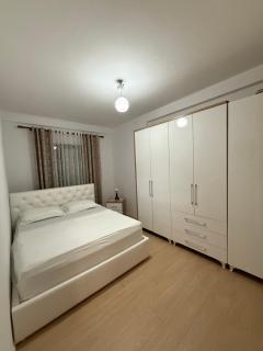 Nene Tereza Airport Apartment - Valias - 6