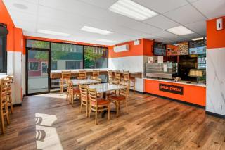 Days Inn by Wyndham Terrace - Terrace - 2