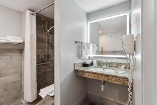 AmericInn by Wyndham Wisconsin Dells - 4