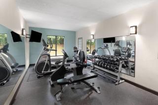 Wingate by Wyndham Greensboro-Coliseum - Greensboro - 2