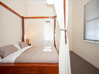 CBD Holiday Home - Mackay - 8