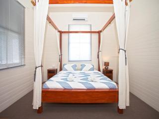 CBD Holiday Home - Mackay - 9