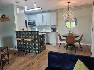 Evergreen Retreat- next to Timberline Lodge - 9