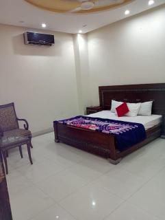 ROYAL HAYAT hOTEL - Lahore - 9