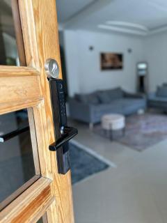 Luxury Villa with Pool & Jacuzzi 2 Min to Beach - Tangeri - 7