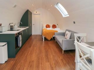 Bumblebee Glamping Pod - Wilton - 6