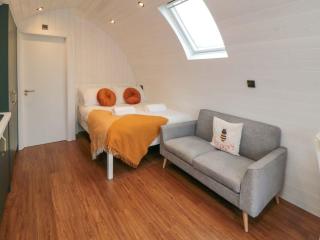 Bumblebee Glamping Pod - Wilton - 5