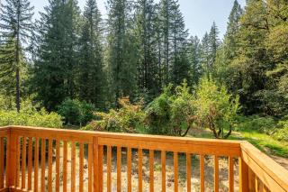 Updated Large River Front Home With Hot Tub - McKenzie Bridge - 3