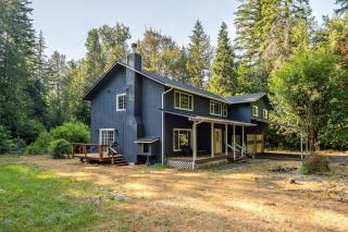 Updated Large River Front Home With Hot Tub - McKenzie Bridge - 5