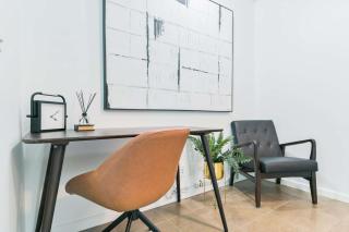 City View 2 King Suites Floor-to-Ceiling Views - 7