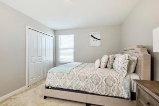 GoldStar Luxury Home - Ruskin - 4