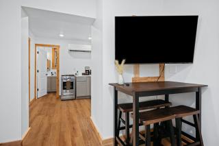 Oak Leaf Cottage on Arbutus Lake - Traverse City - 5