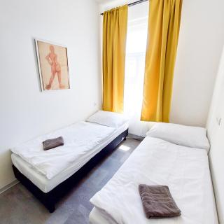 Simple room for two E4 - Praag - 0