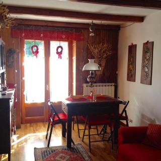 Charming, cozy, and bright apartment - - 7