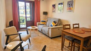 MUL001 Bright 2 bedroom Apartment with Pool View - 8
