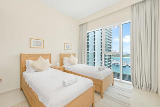 Luxe 2Br Beachfront Apartment with Sea and Palm Views - 4