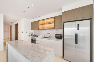 Luxe 2Br Beachfront Apartment with Sea and Palm Views - 3