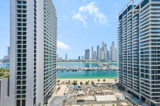 Luxe 2Br Beachfront Apartment with Sea and Palm Views - 1