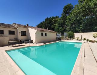 Charmante villa avec piscine à 8 minutes d'Uzès - Arpaillargues-et-Aureillac - 0