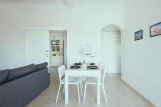 Citrus & Sun Central 2BR Apt with Private Garden - Paphos - 3