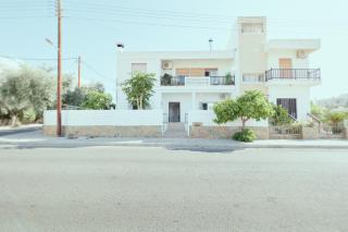 Citrus & Sun Central 2BR Apt with Private Garden - Paphos - 5