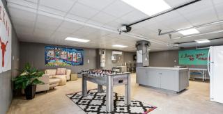 Guesthouse with Hot Tub Pool & Game Room on 5 Scenic Acres - Manor - 7