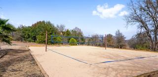 Guesthouse with Hot Tub Pool & Game Room on 5 Scenic Acres - Manor - 6