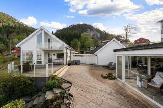 Holiday home on Fister - Hjelmeland - 2