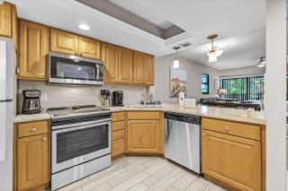 Park Shore Resort Top Floor 2 Bed 2 Bath Sleeps 6 - Naples - 2