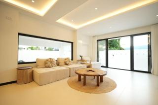 Baan Sabai Pattaya beachfront pool resort villa - 7