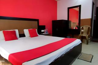 Hotel New Samrat Palace Near Marine Drive Road Spacious and Fully Air Conditioned Rooms with With Attached Balcony - Puri - 1