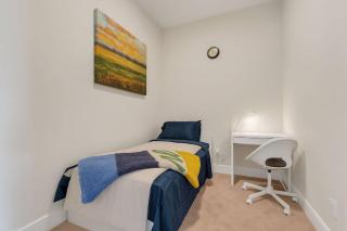 Stylish Comfort Suite 1BR+Den - Calgary - 4