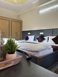 Aryan homestay - Dehradun - 1