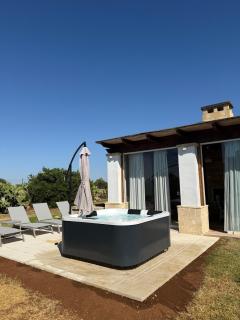 Villa Mary con idromassaggio e accesso in piscina - Baia Verde - 0