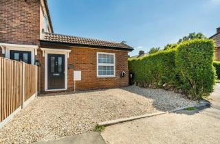 Morden Bungalow - 3 mins to tube - Merton - 2