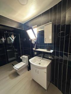 AQUA Hotel - Ksamil - 4