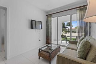 AL117 -Resort Pool-Beach Tennis court- 2BR condo-Close to Palm Beach - Palm-Eagle Beach - 2