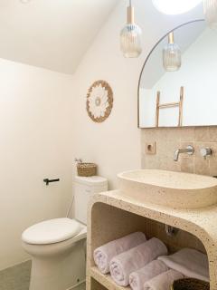 Warm & Welcoming 2-Bedroom Villa with Wood Finish - 9