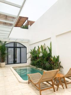 Warm & Welcoming 2-Bedroom Villa with Wood Finish - 5
