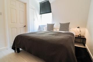 2BR Flat for 6 Guests near Hyde Park and 4 Min Walk to Paddington Station - Londra - 3