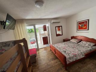 Apartments TRI SRCA - Sutomore - 2