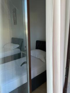 Quiet Room, close to Airport - Kamëz - 2