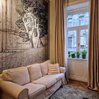 RB64 - Classy & Spacious Home near Villa District - Budapest - 9