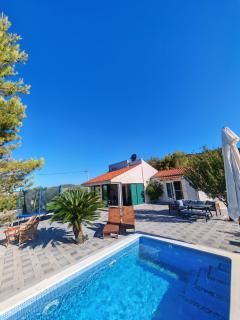 Charming holiday home - surrounded by nature - Vrsine - 2